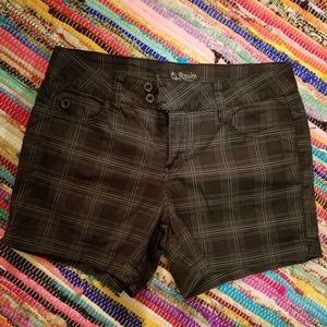 Royalty shorts